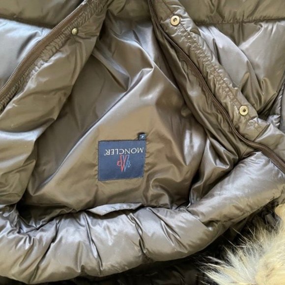 Moncler Down w/ Fur Hood Women's Puffer Coat - Picture 2 of 5
